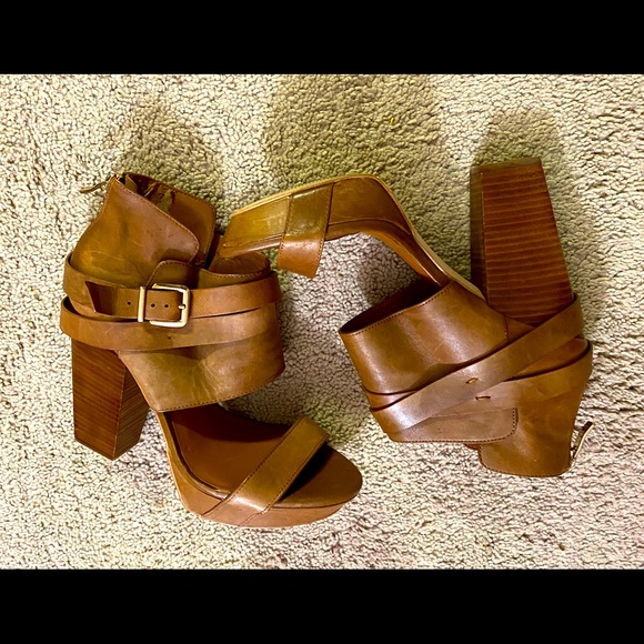 BCBGeneration Size 9 Brown Heels - Picture 2 of 6